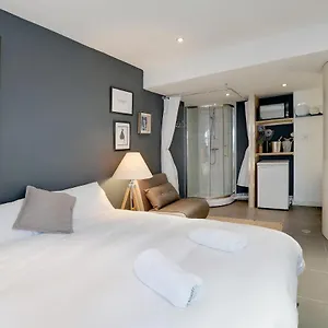 Modern Boho Studio - By My Getaways Brighton