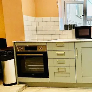 Flash Sale Train Station 1 Bedroom Flat Bn137che03 Brighton